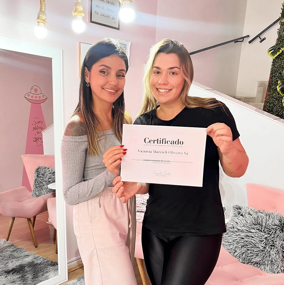 Certificado Aluna Victoria